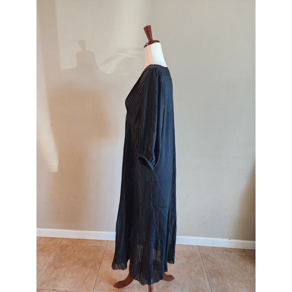 Banana Republic Women's Black Pleated Deep V-Neck Maxi Dress Sheer SZ Medium - Picture 2 of 14